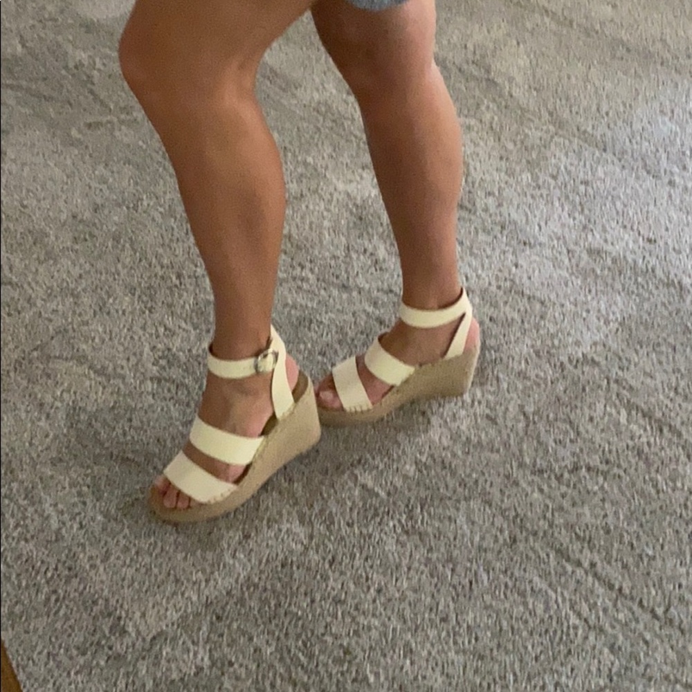 Dolce vita size 8 sandal wedge sandal